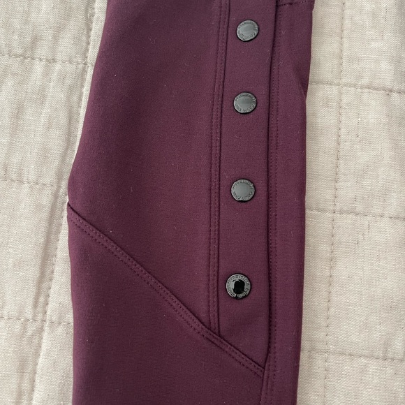 Leggings, Performance Wear - Picture 2 of 3